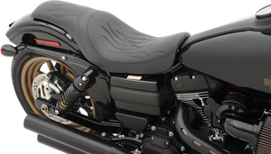 Predator Seat - Flame Stitched - Dyna 06-17