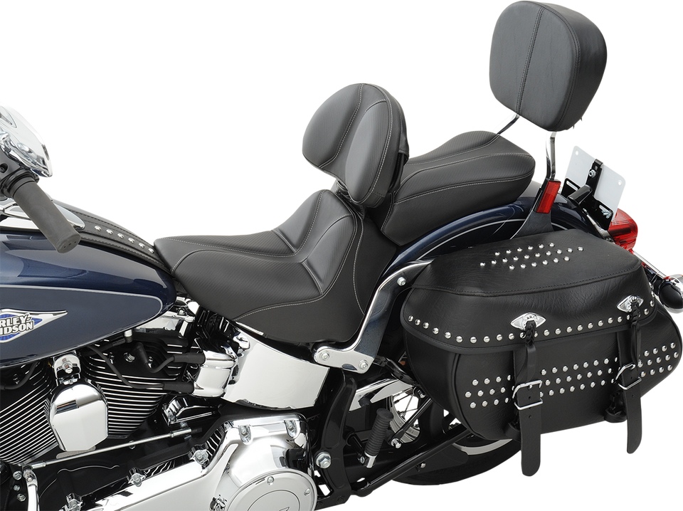 Dominator Pillion